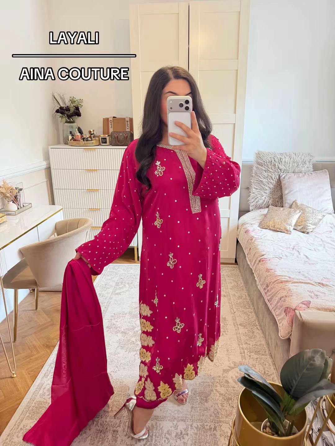 @Aina__couture