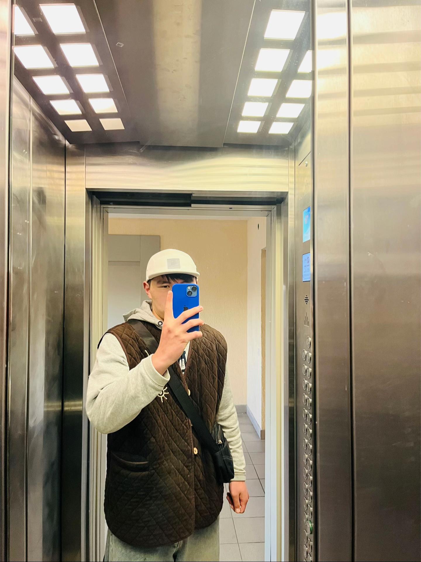 @esenov_01