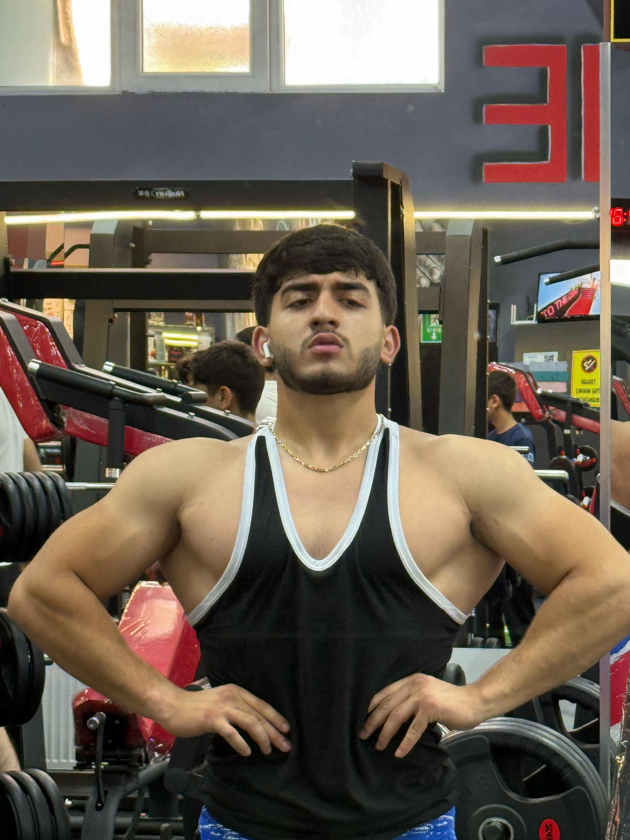 @Sadiq_GYM🦍💪