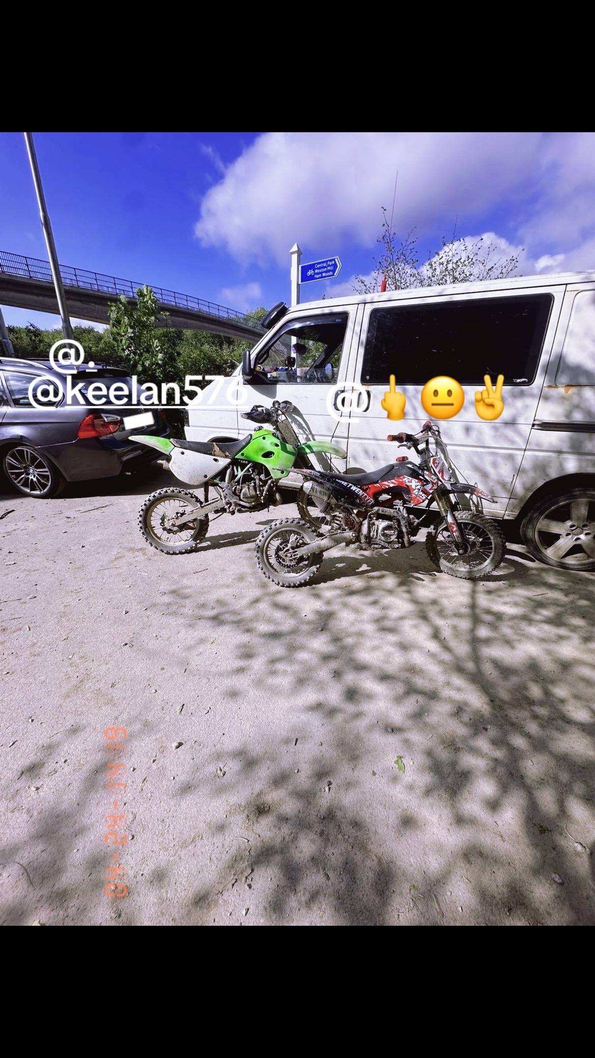 @🖕😐✌️