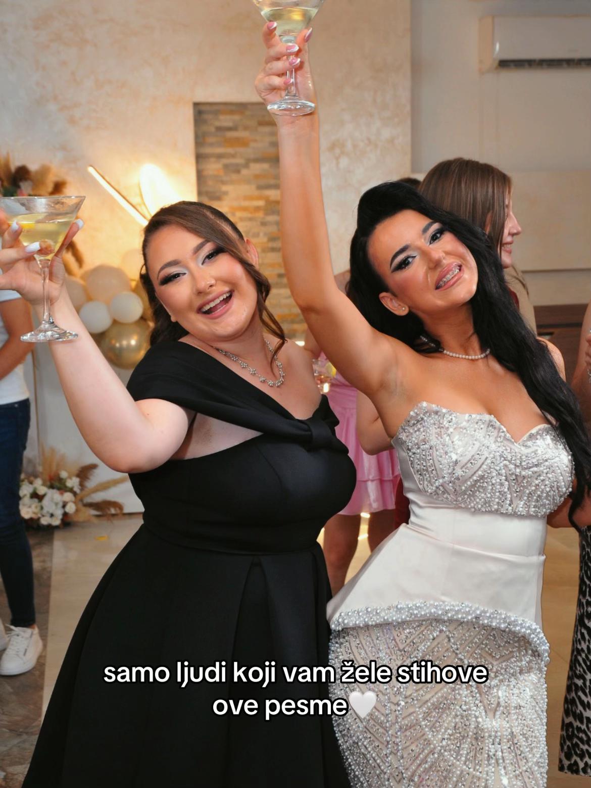 @Стошић Сара