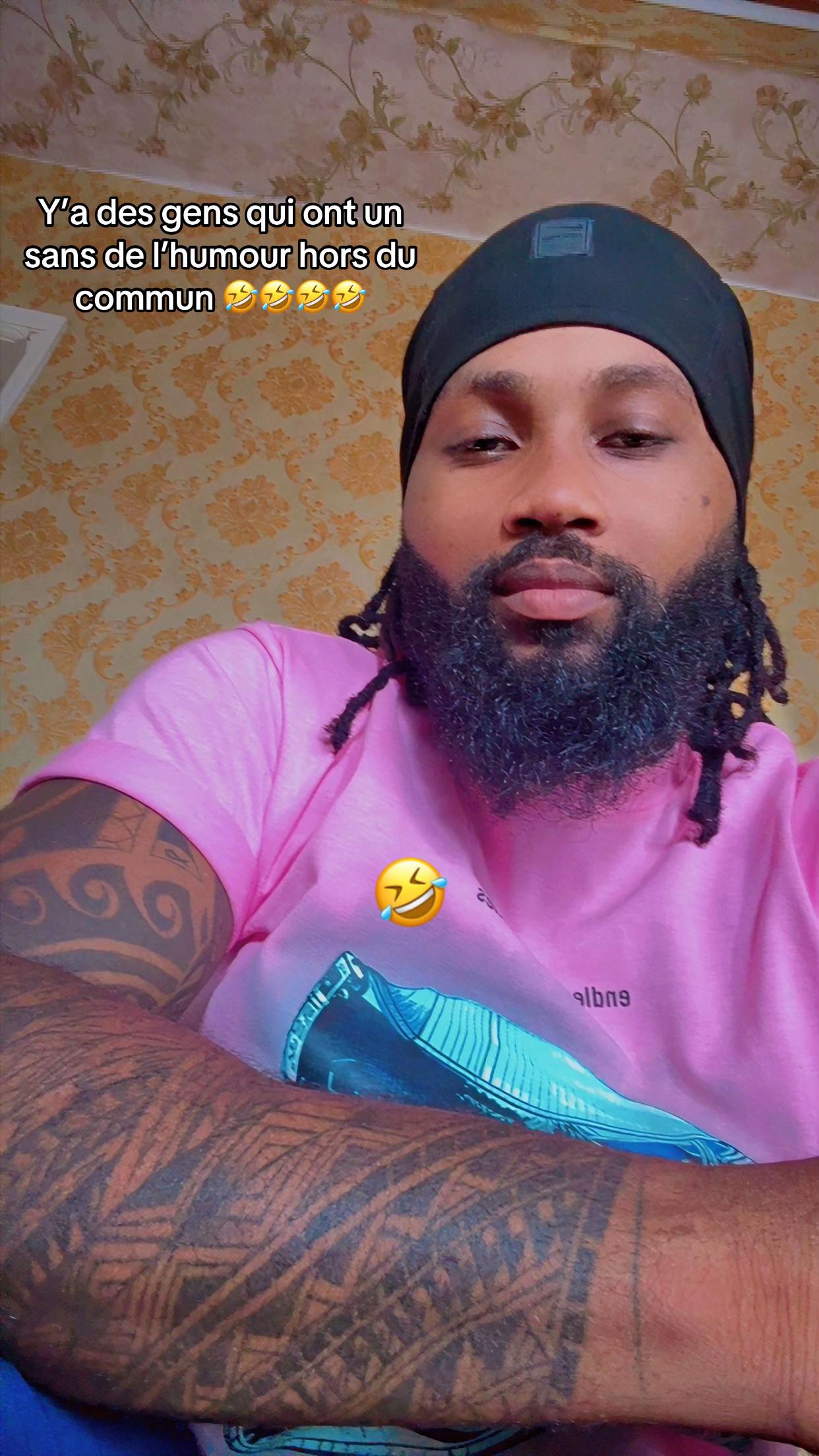 @R&sigma;ƈԋ Aɾƚԋ&upsilon;ɾ on The beat