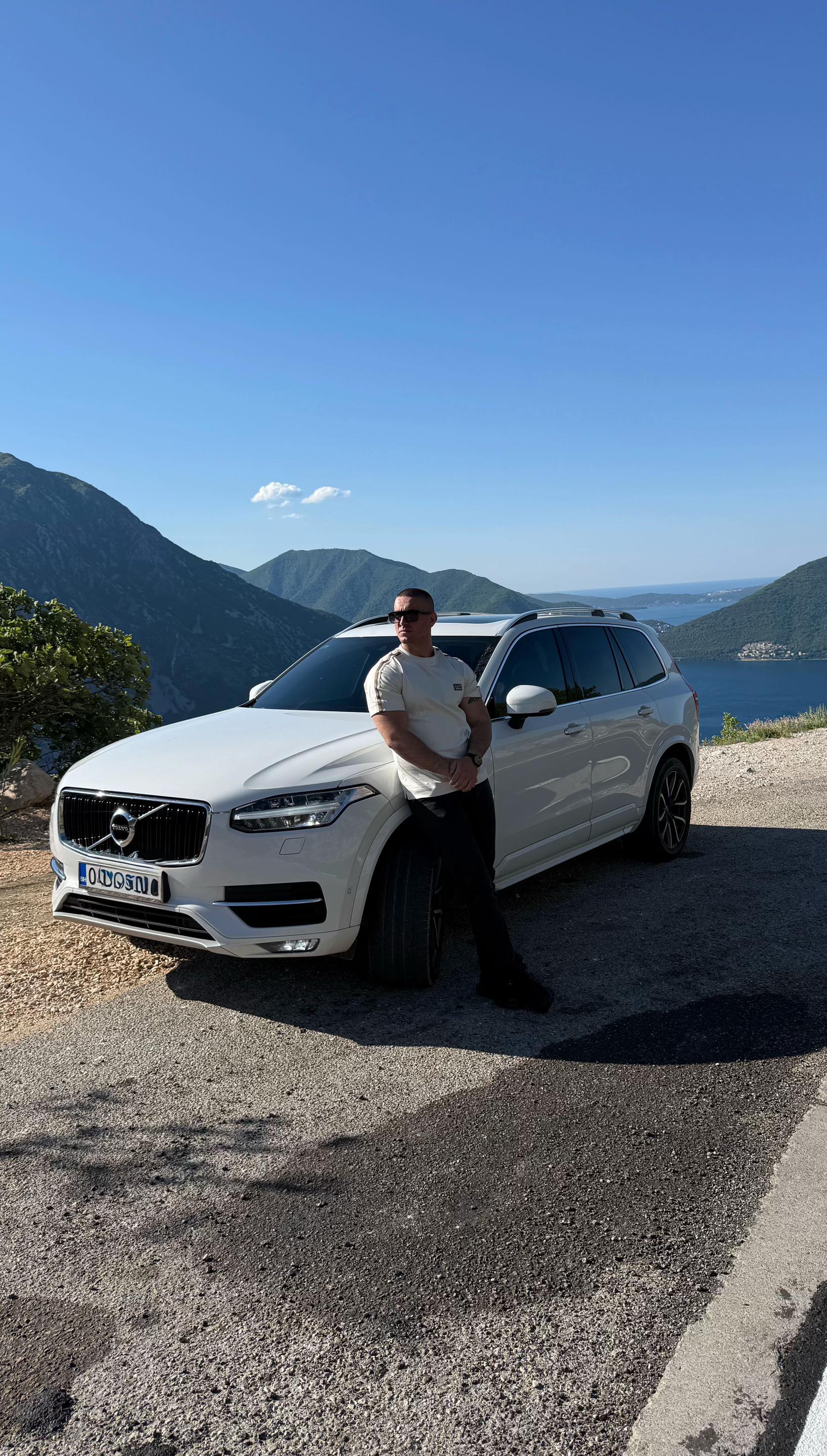 @Dejan Lalović