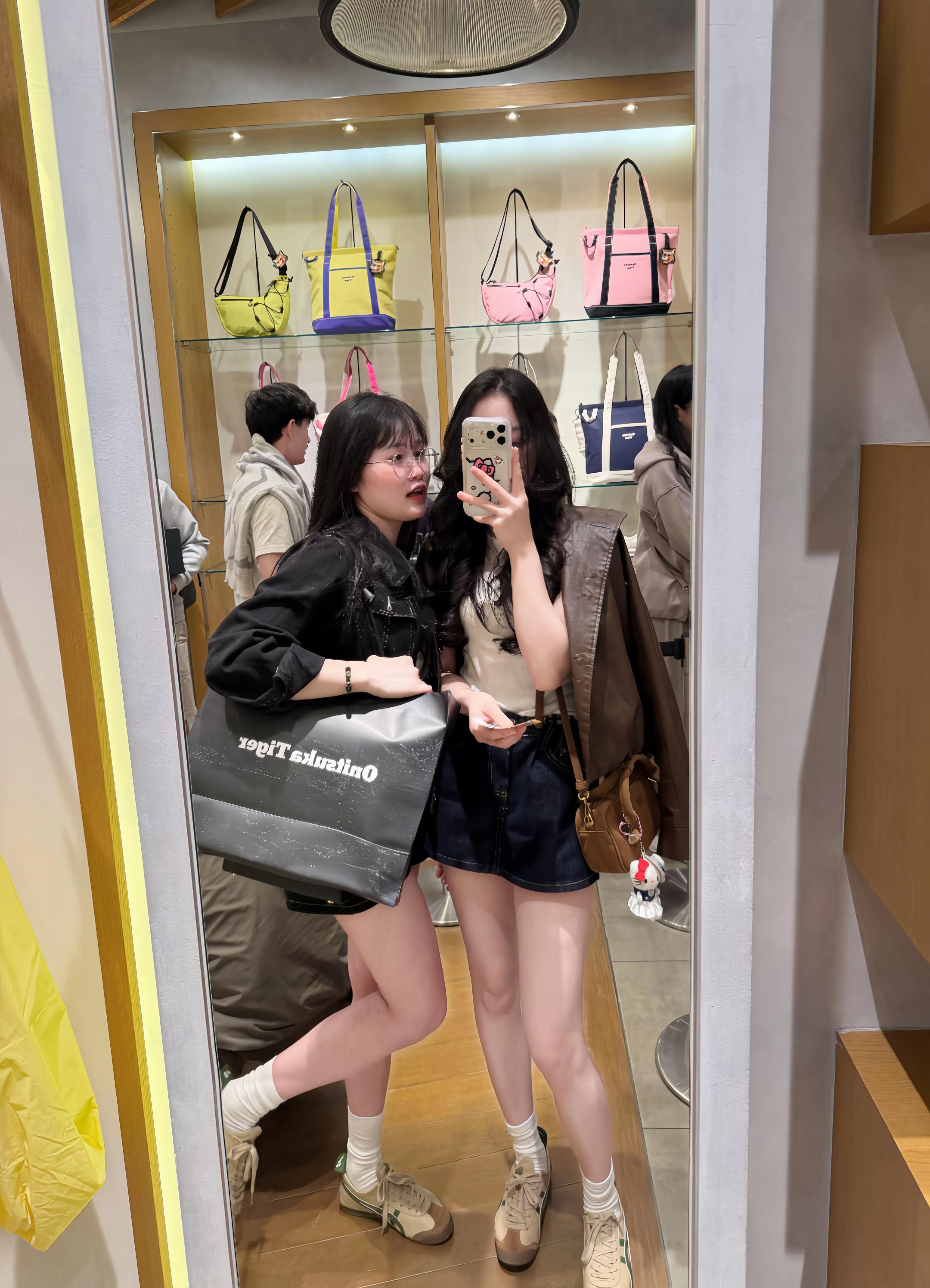 @Cẩm Ly 🤍
