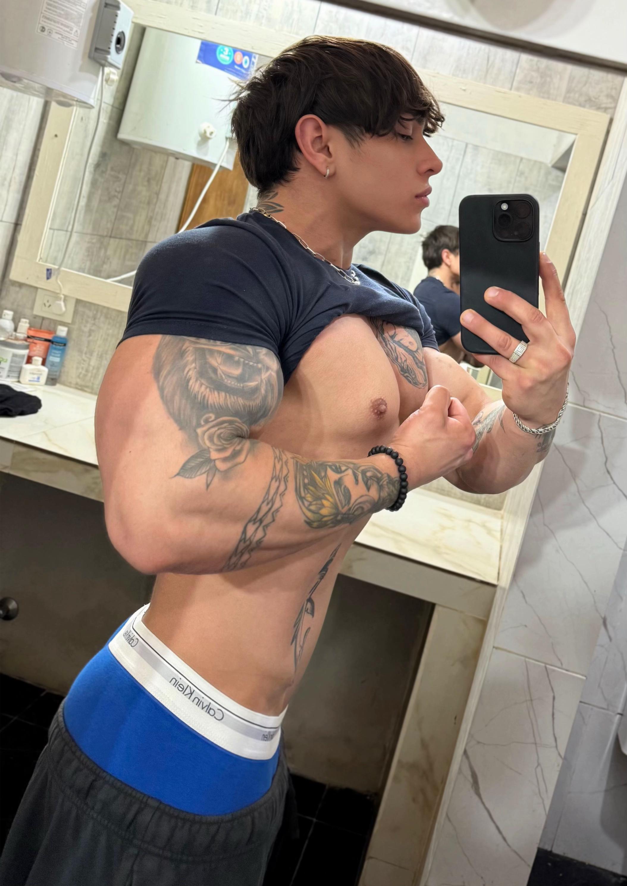 @Nicolás