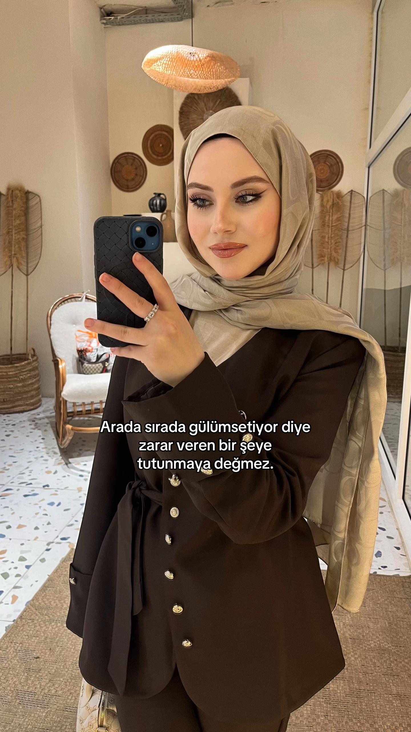 @𝓐𝓵𝓮𝔂𝓷𝓪🎀