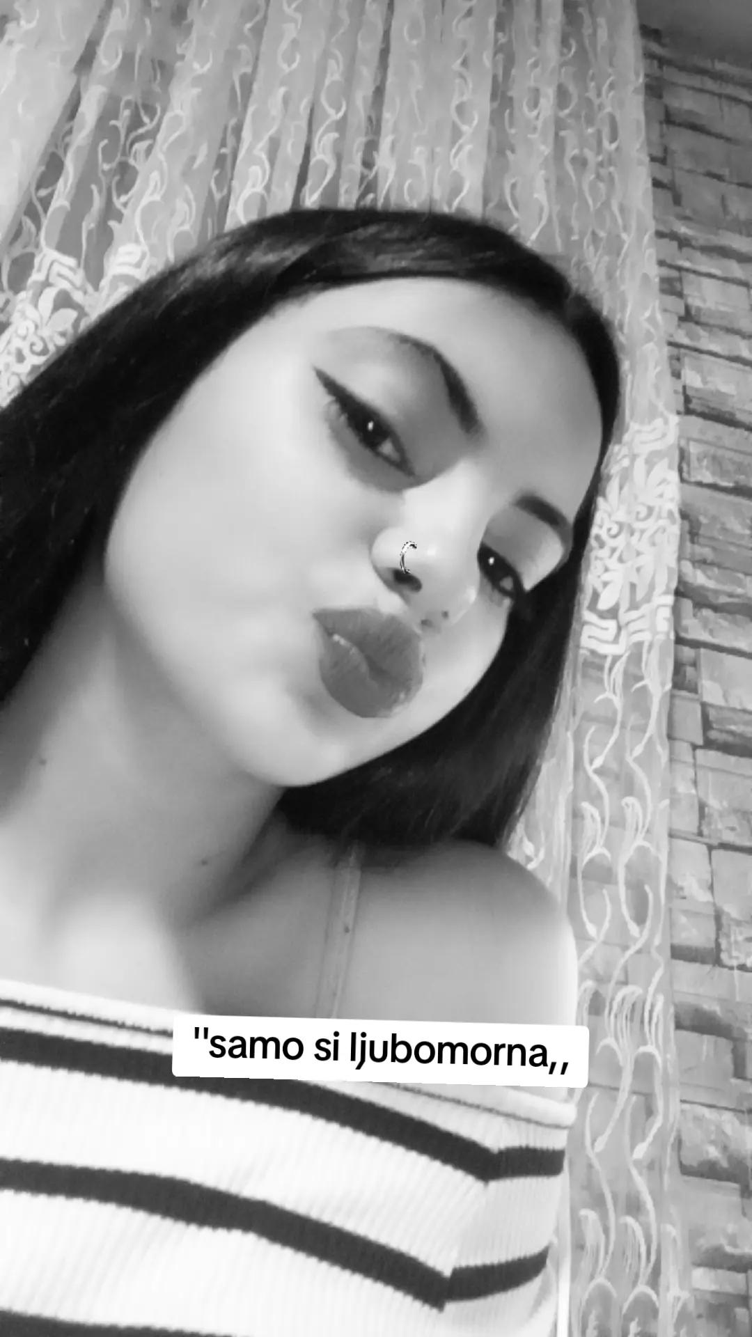 @N1naaa 🖤✨️