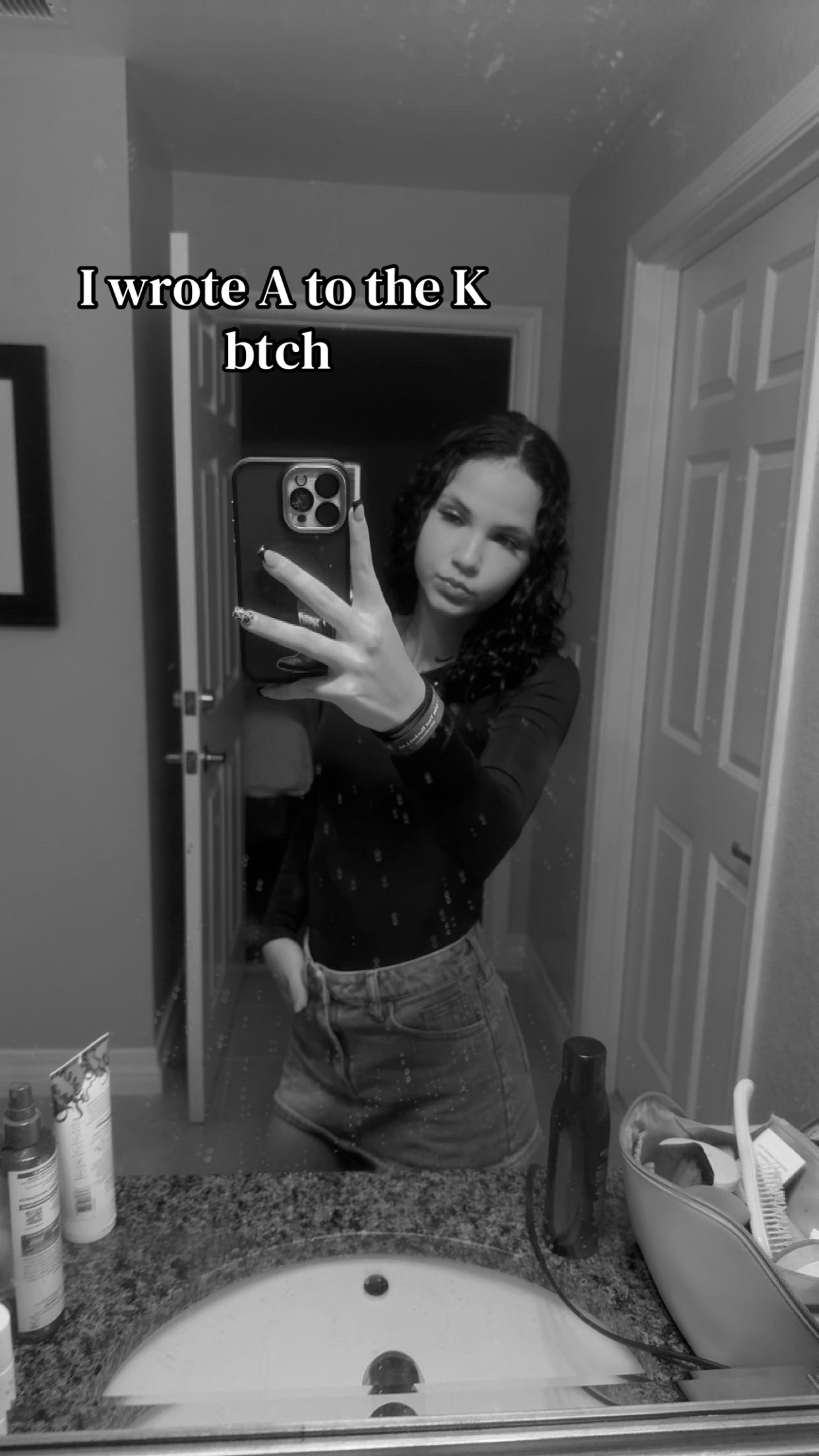 @bella