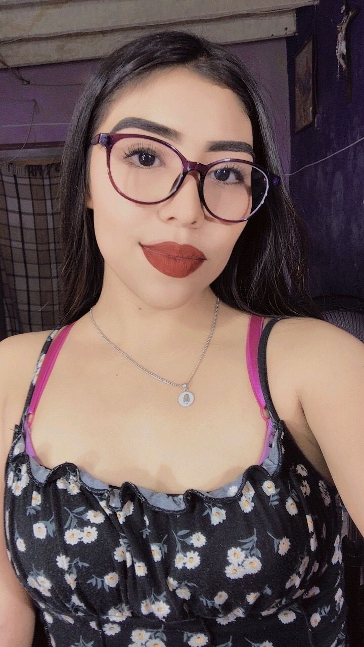 @Alesita💜🌸