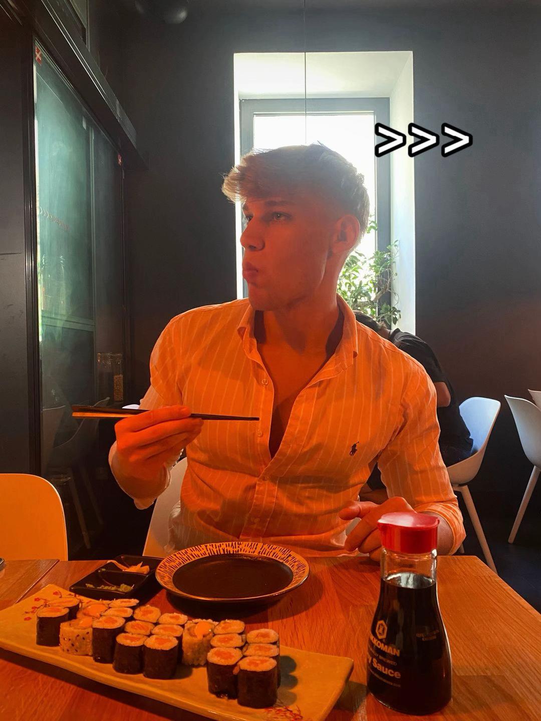 @Molnár András