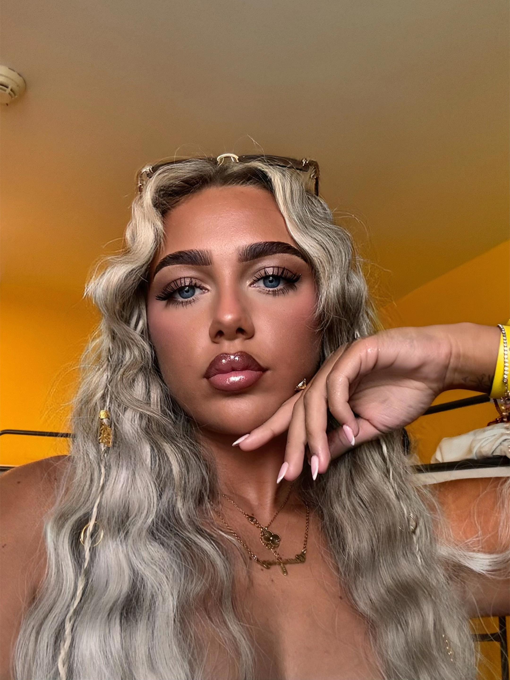 @Courtney🦋