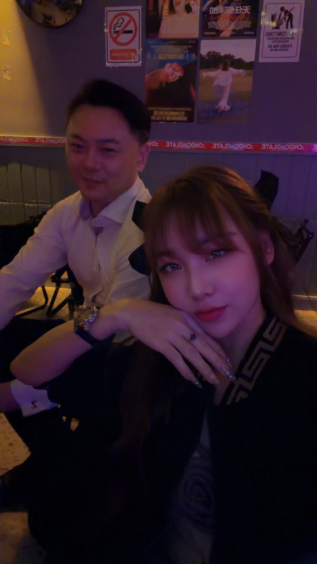 @晓芳 🫦ฟัง