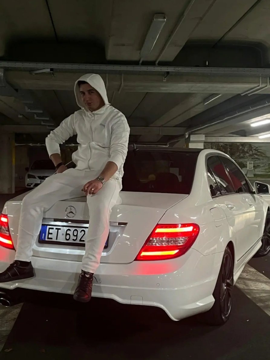 @Klevi Kollci