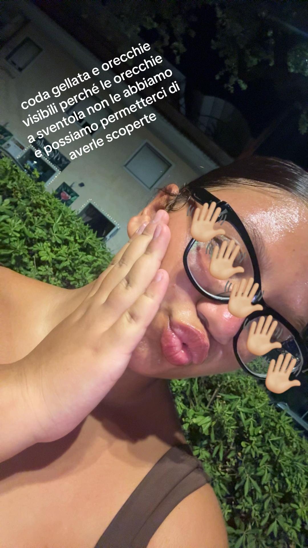 @__useras__