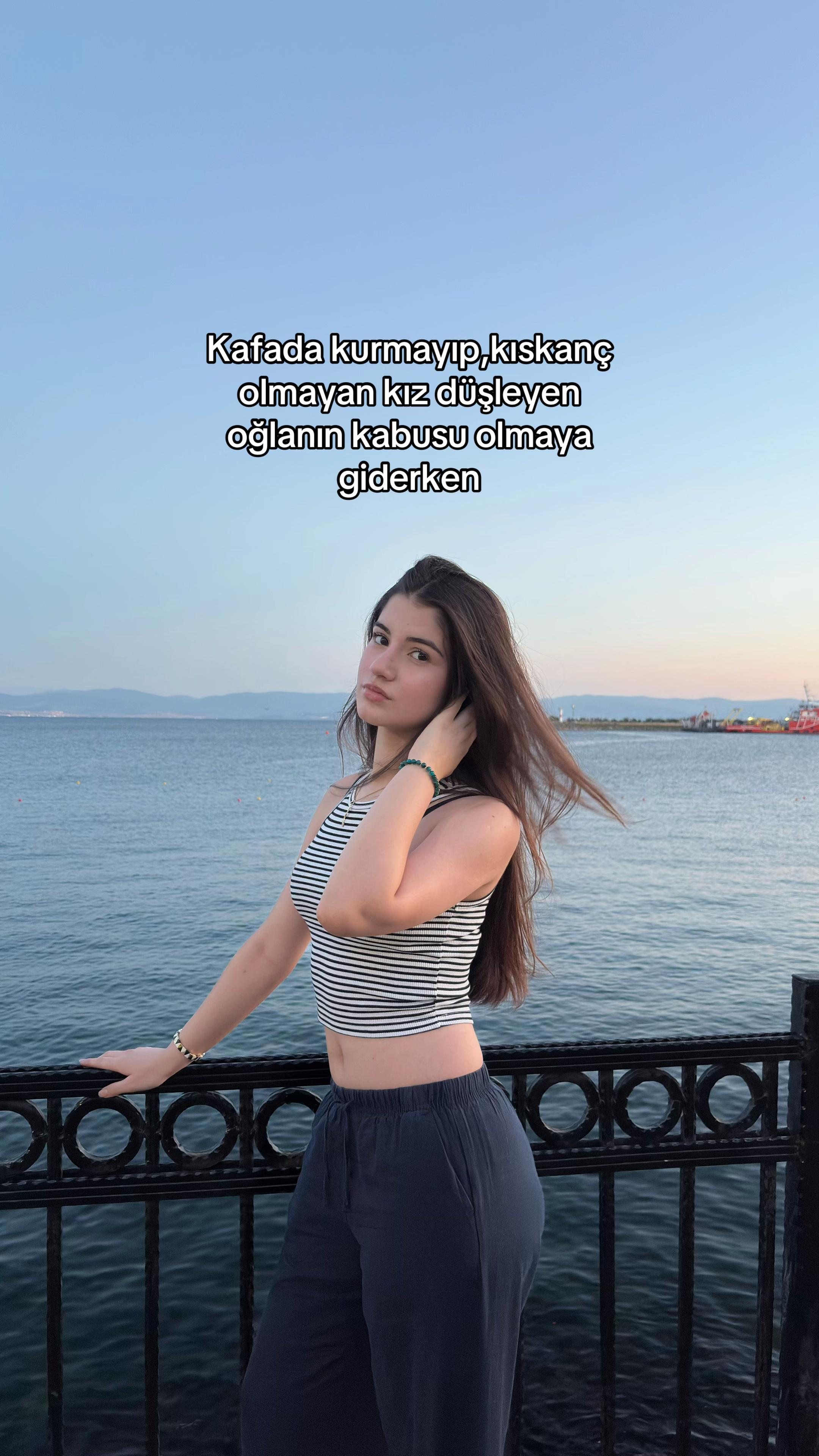 @Zehra🪽
