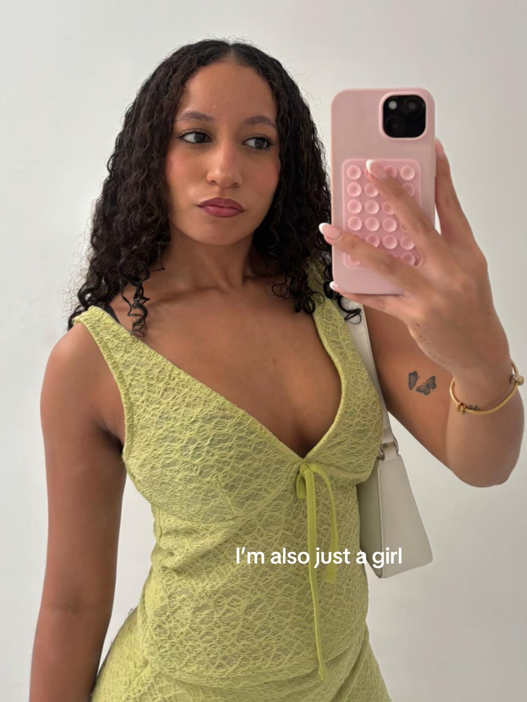 @neelam🧸