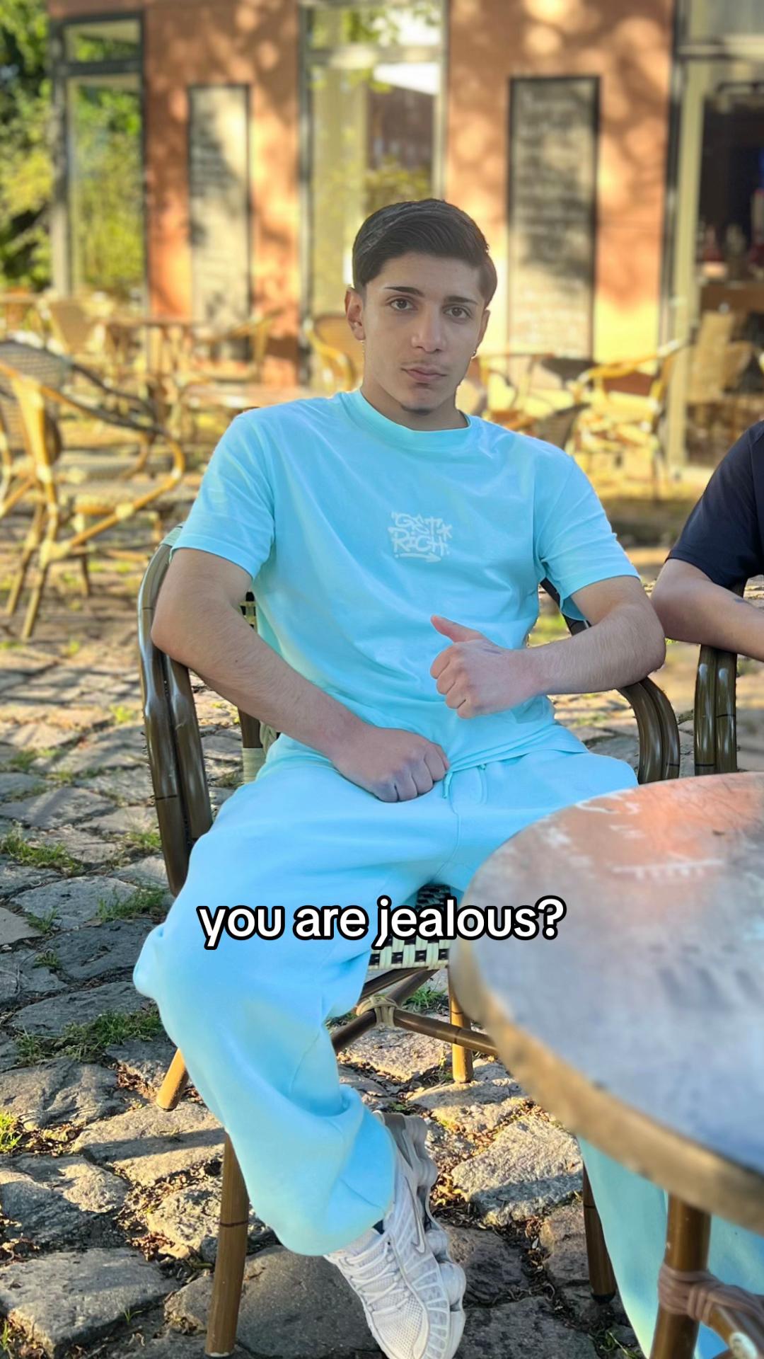 @Rumäner🇷🇴
