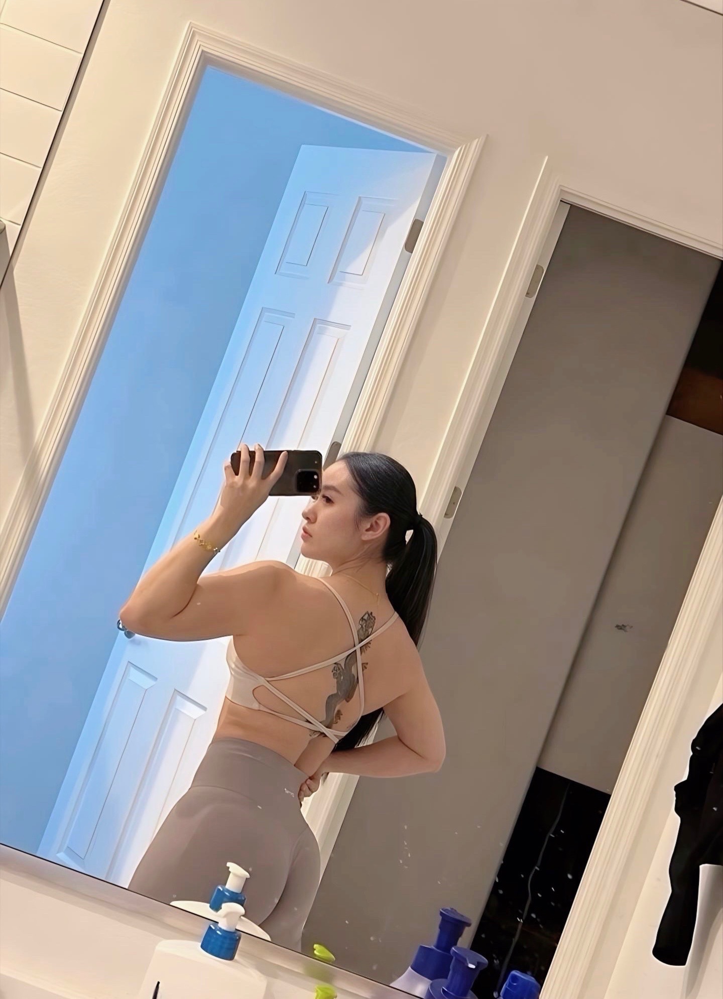 @Chica