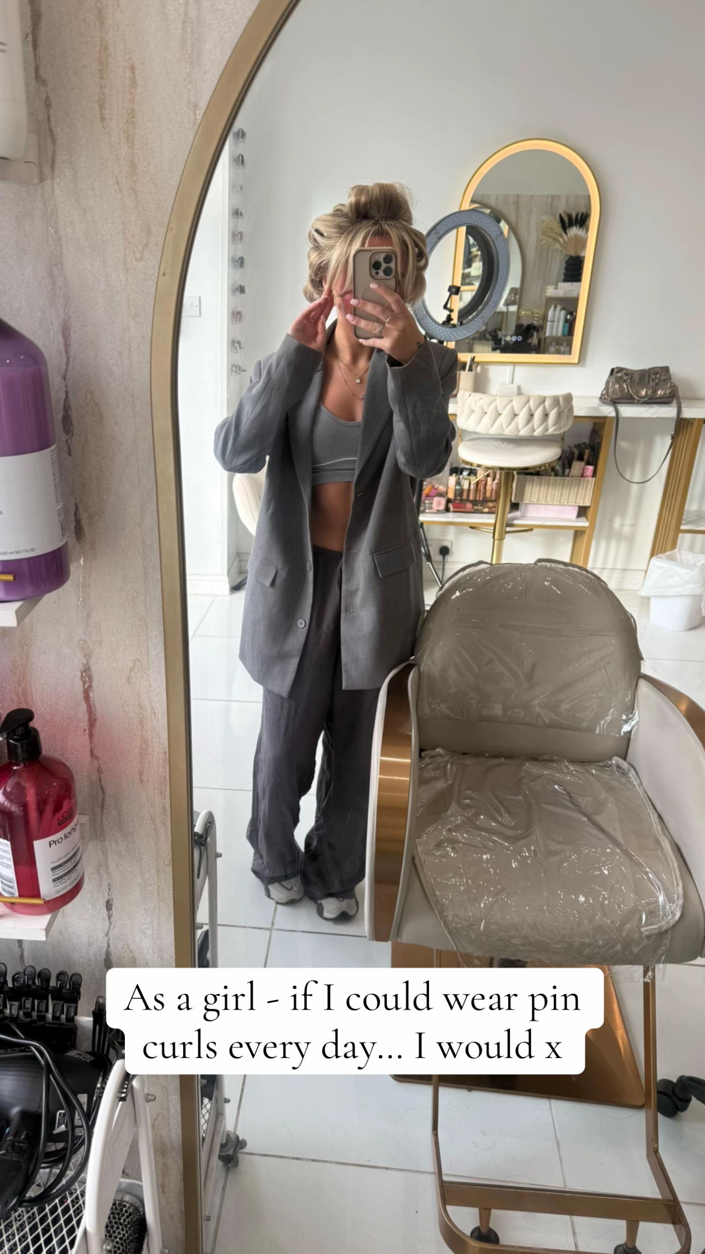 @Livvyholden