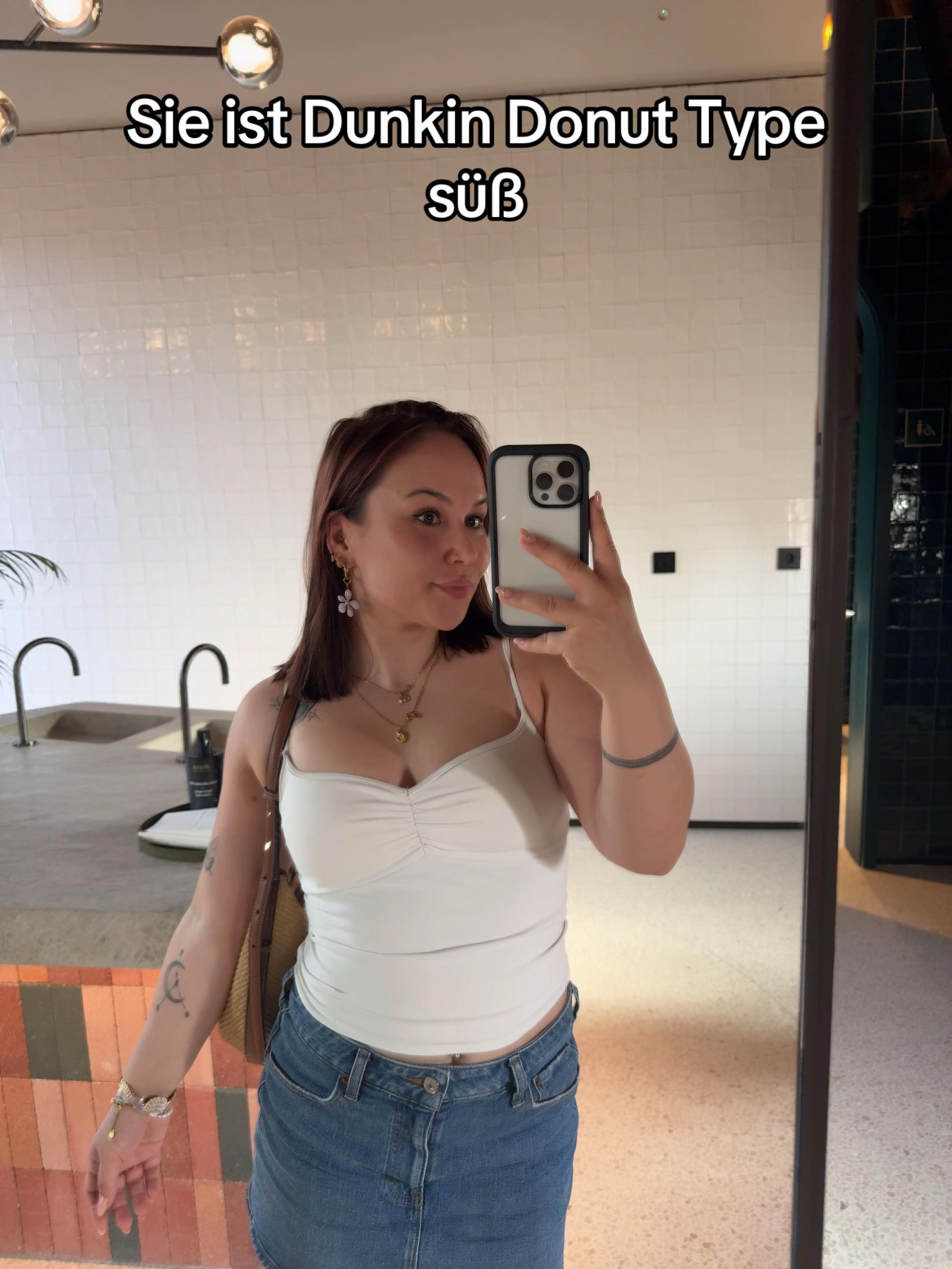 @laurassoberlife