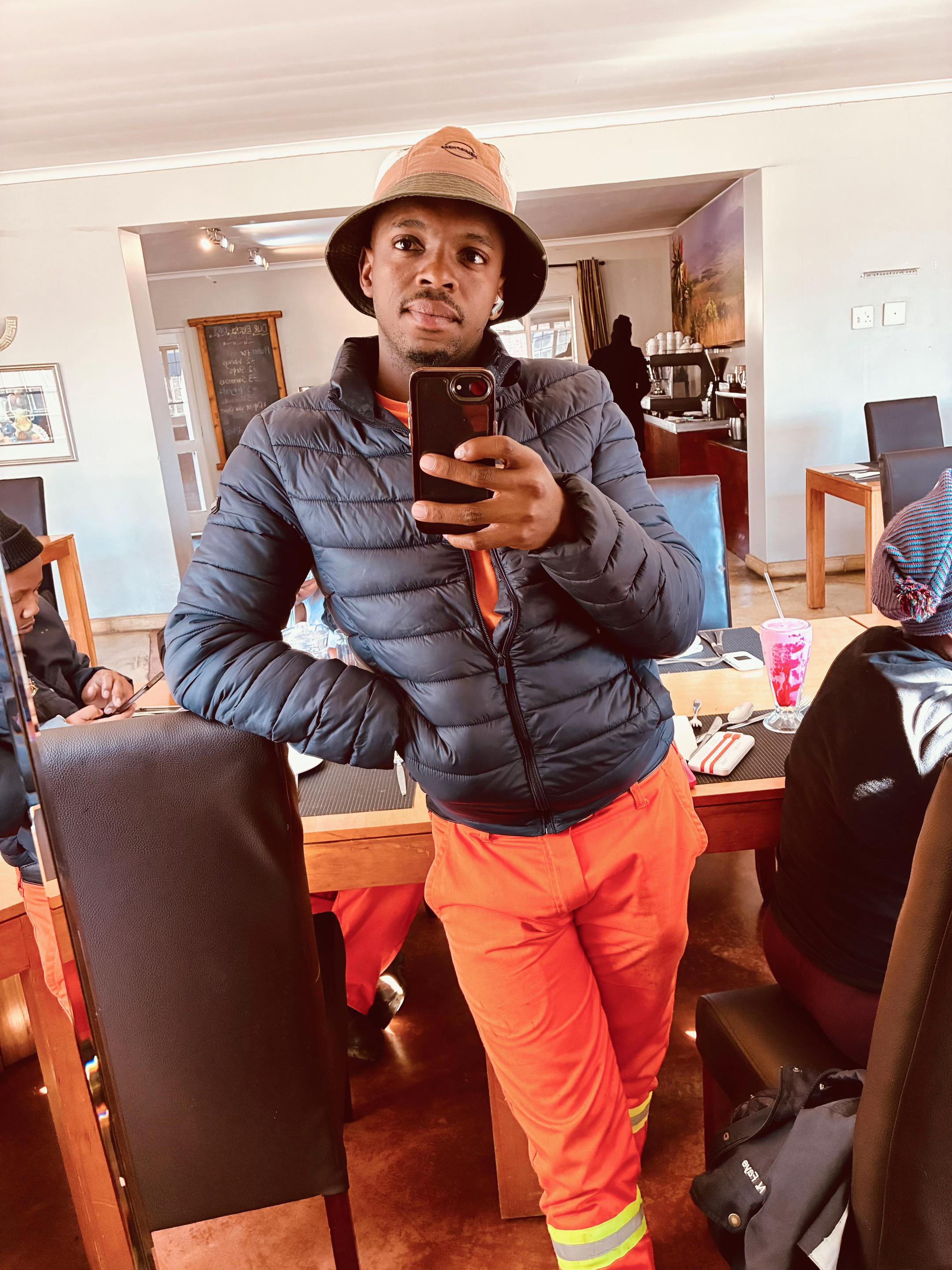 @Thabiso Kunene🇿🇦