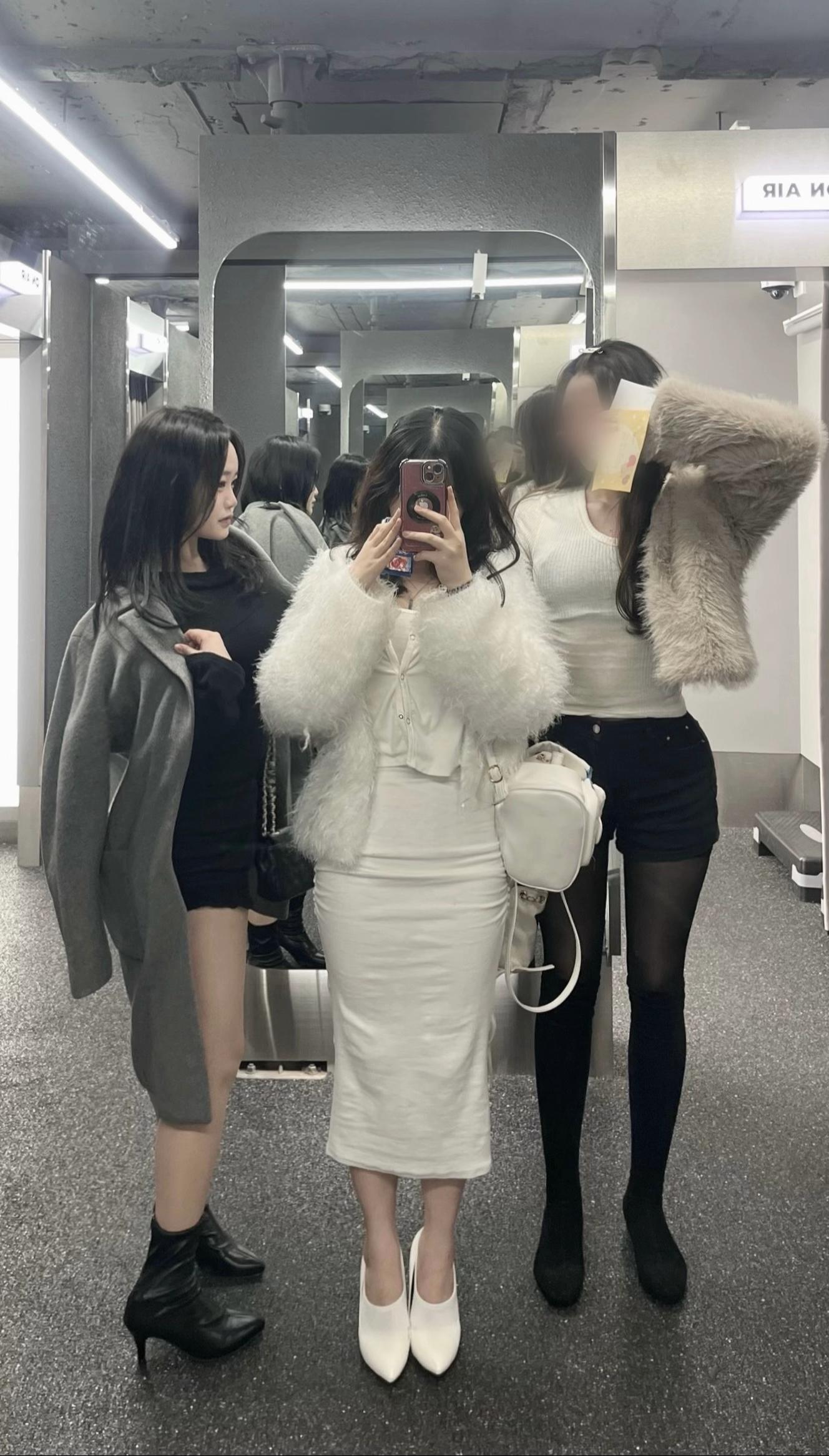 @🕶️