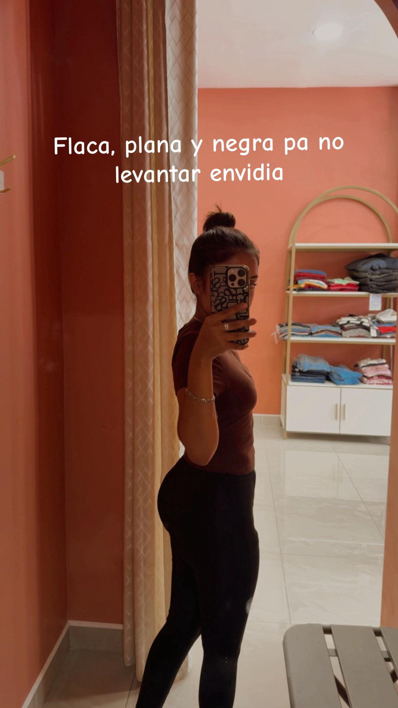 @Franelaaa