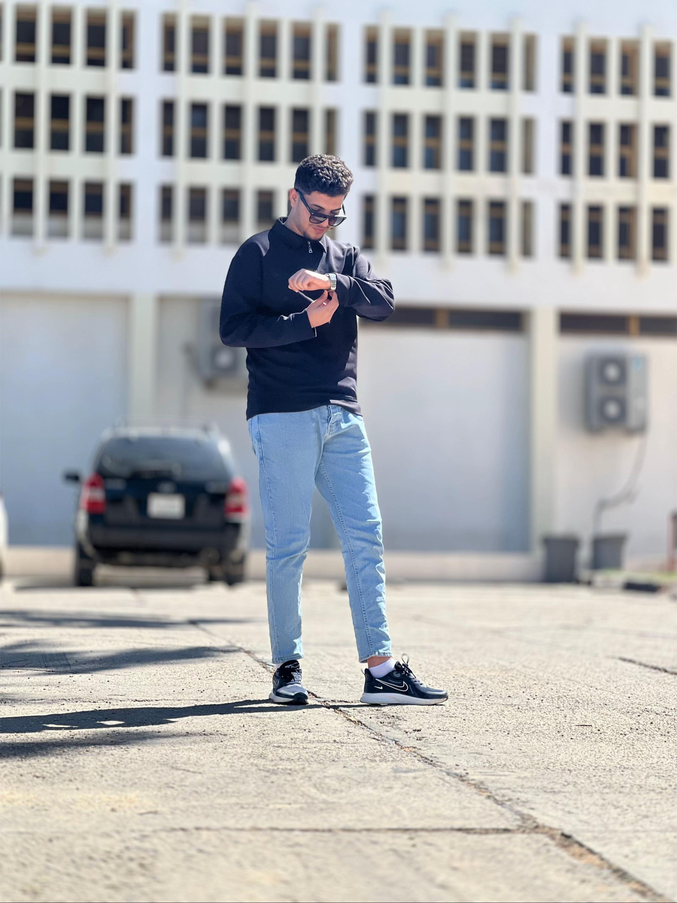 @عبدالمهيمن .