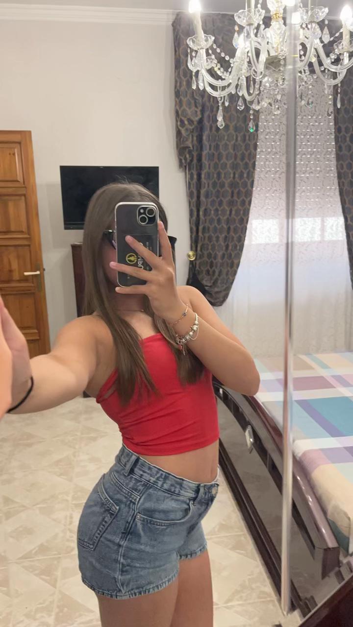 @👧🏼✨