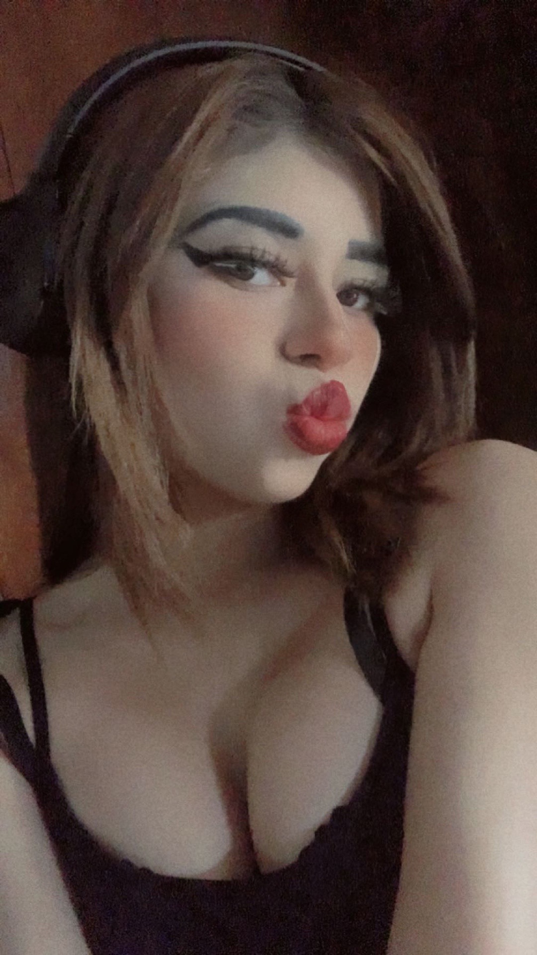 @Ladyrose11200