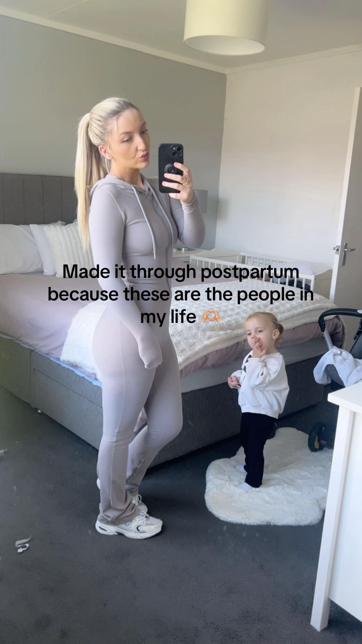 @Robyn x