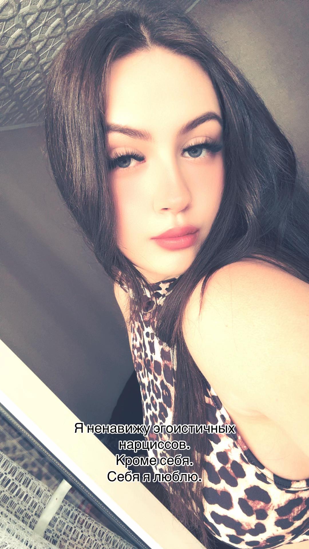 @_elenau_