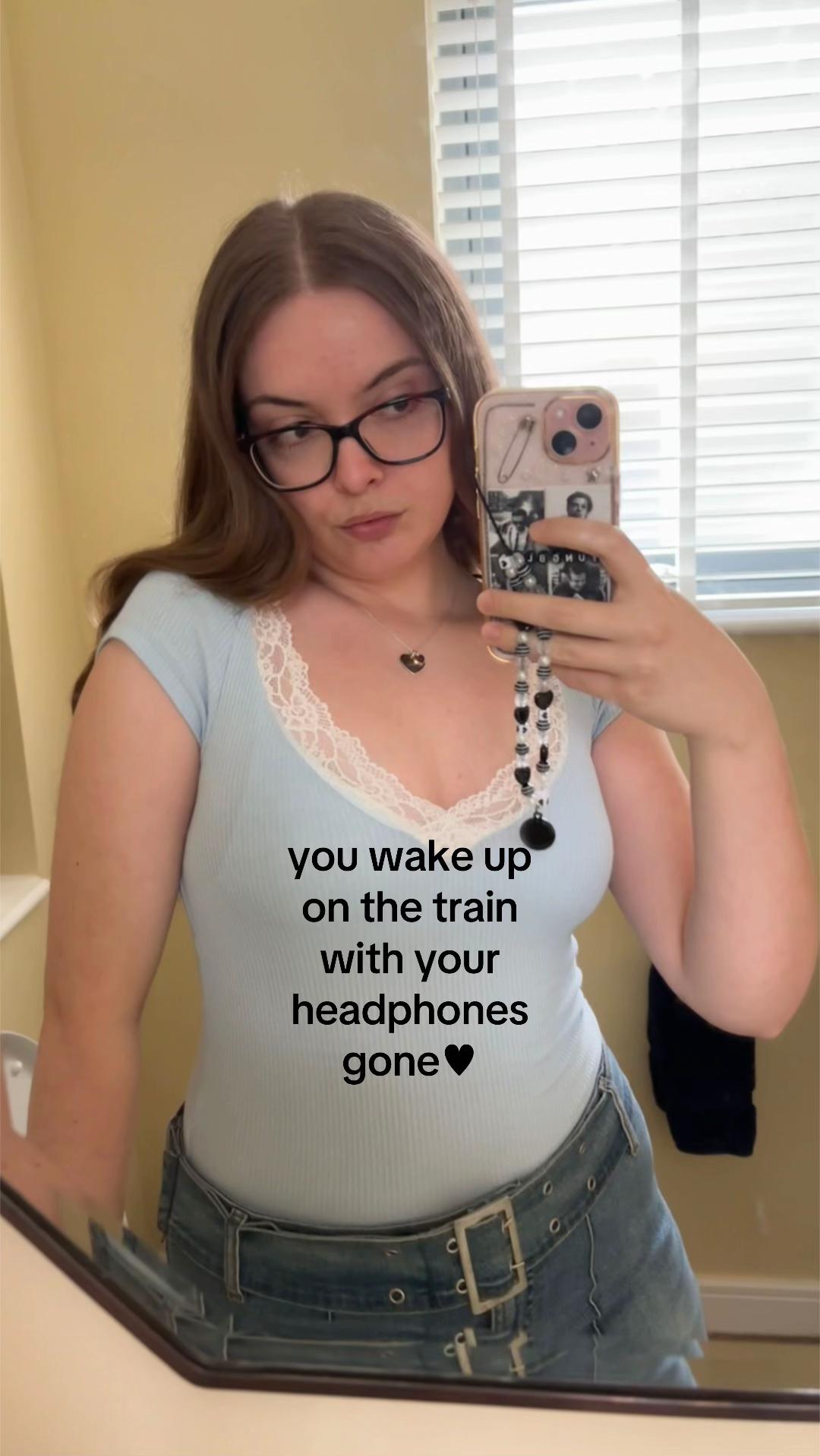 @Lucy / that_gig_girlie 🖤