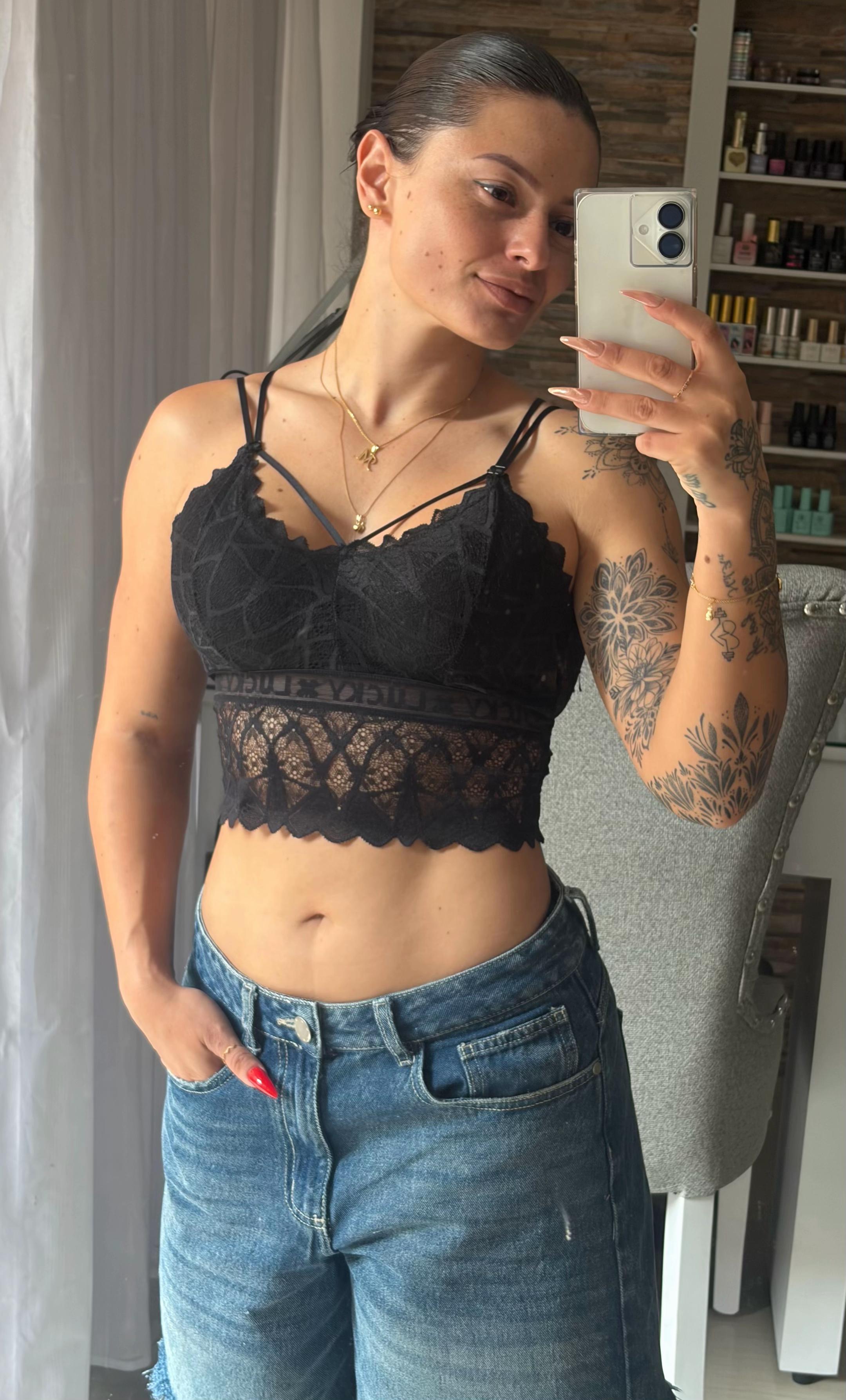 @M&oacute;nica