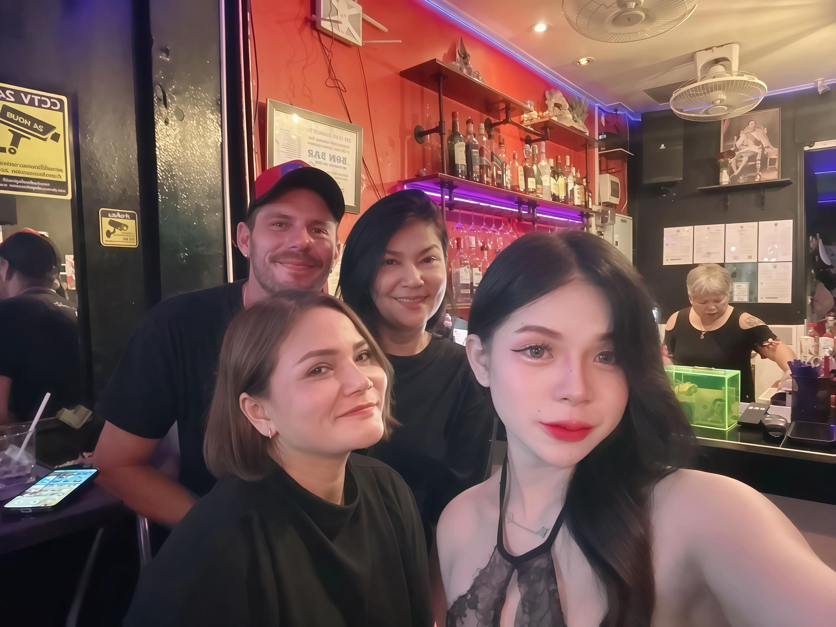 @Bon&ensp;Bar