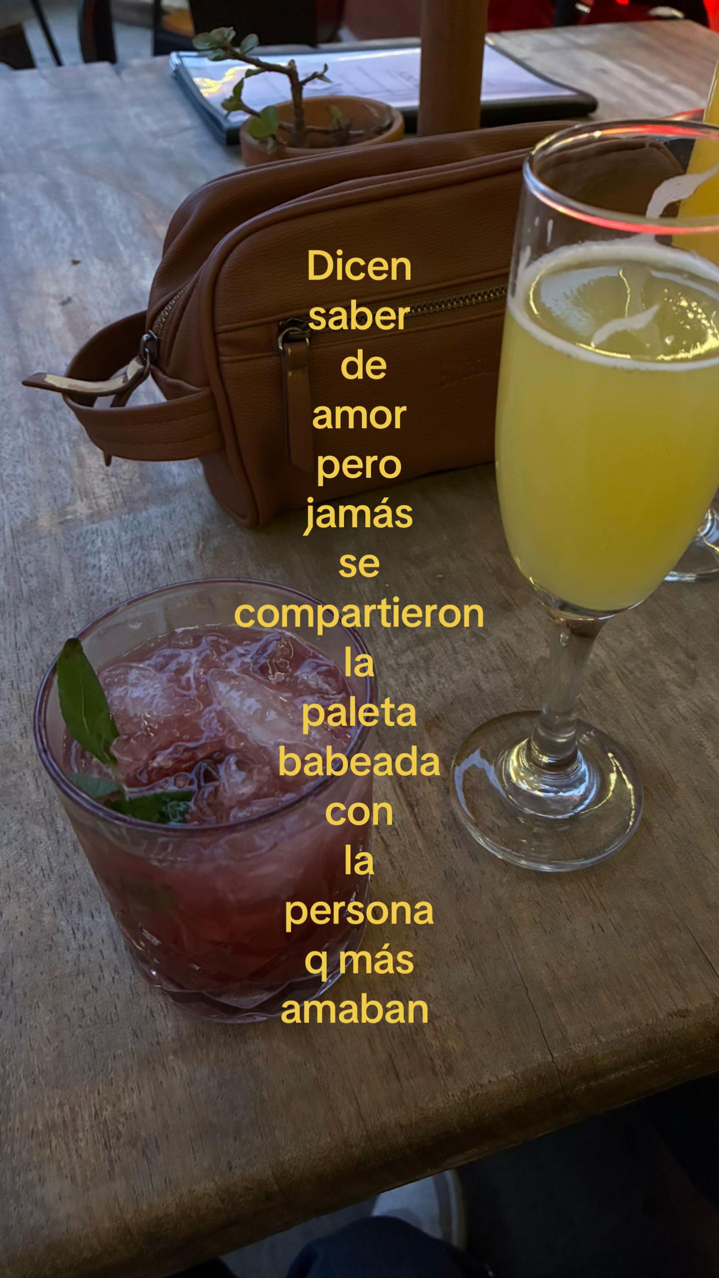 @𝐓