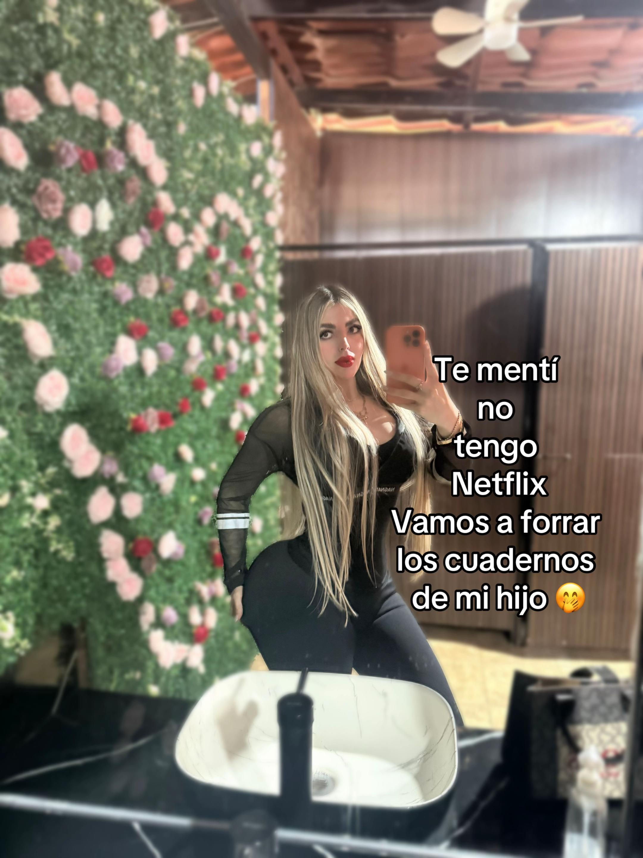 @vanesza_hurtado