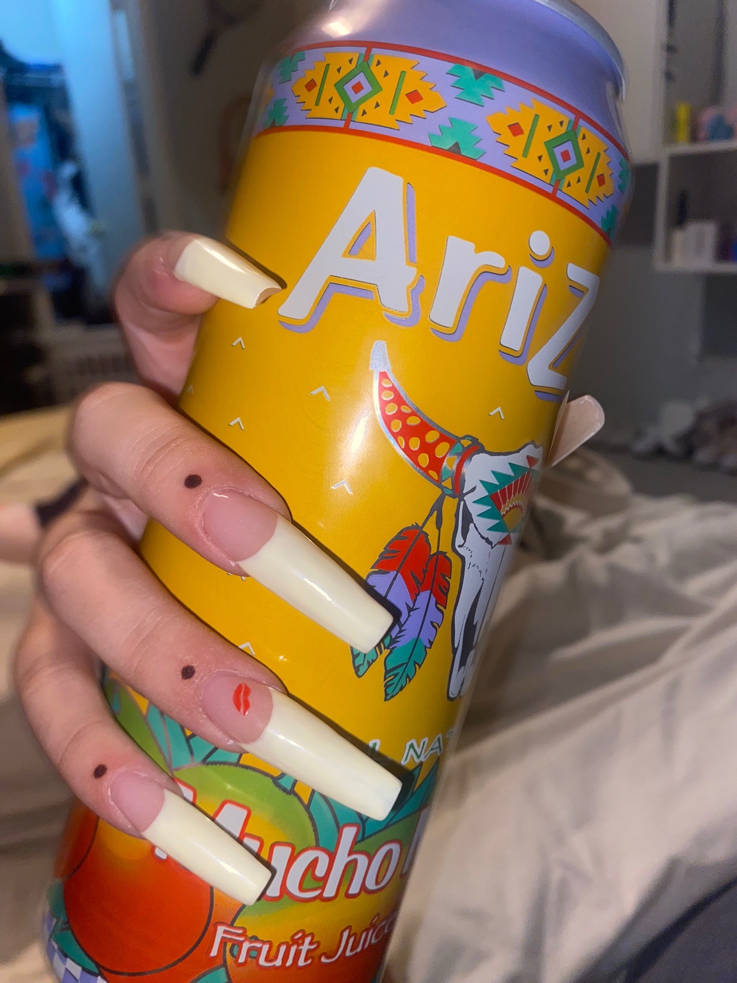 @evanika is a nail tech