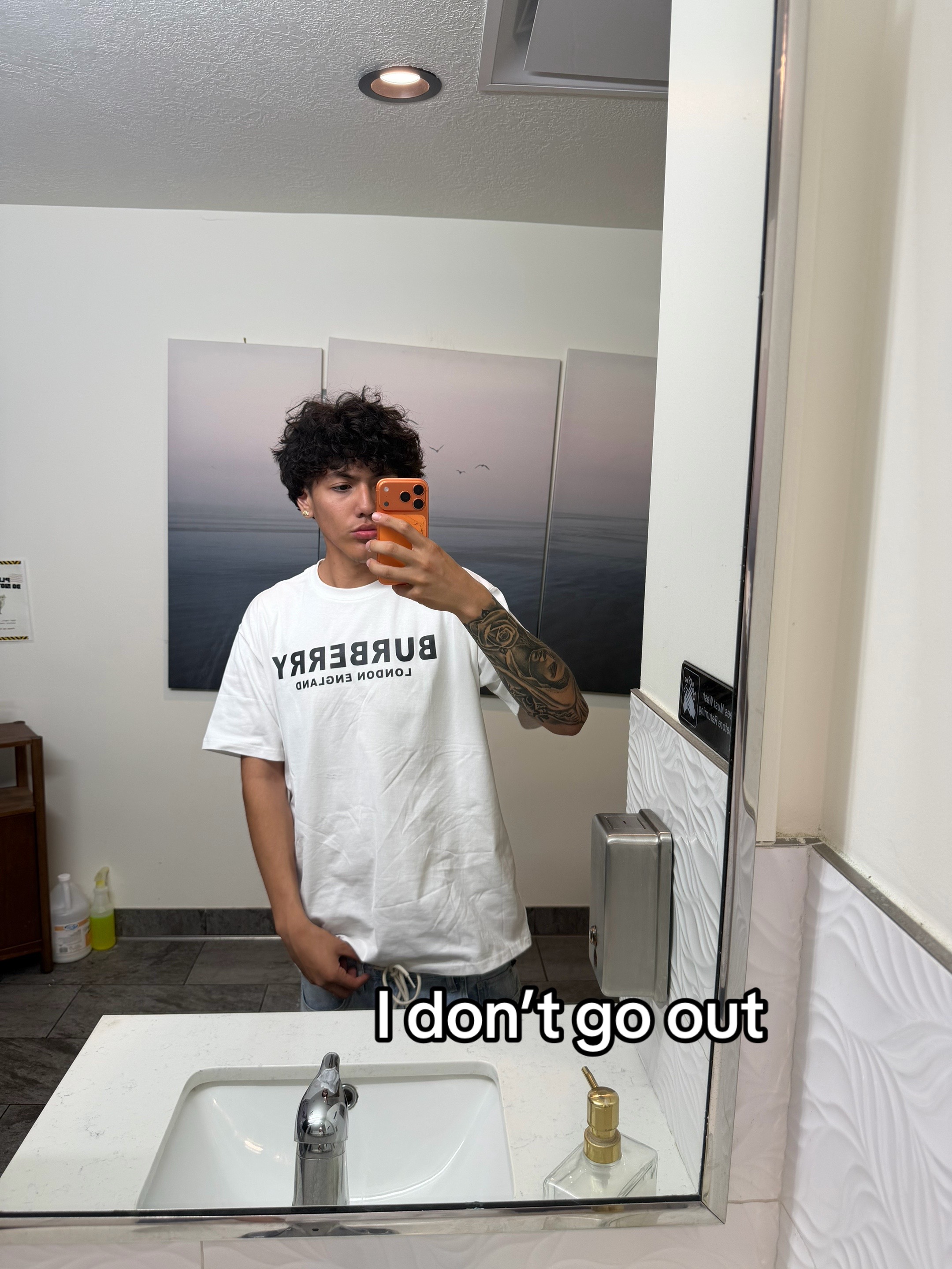 @Nando ꨄ