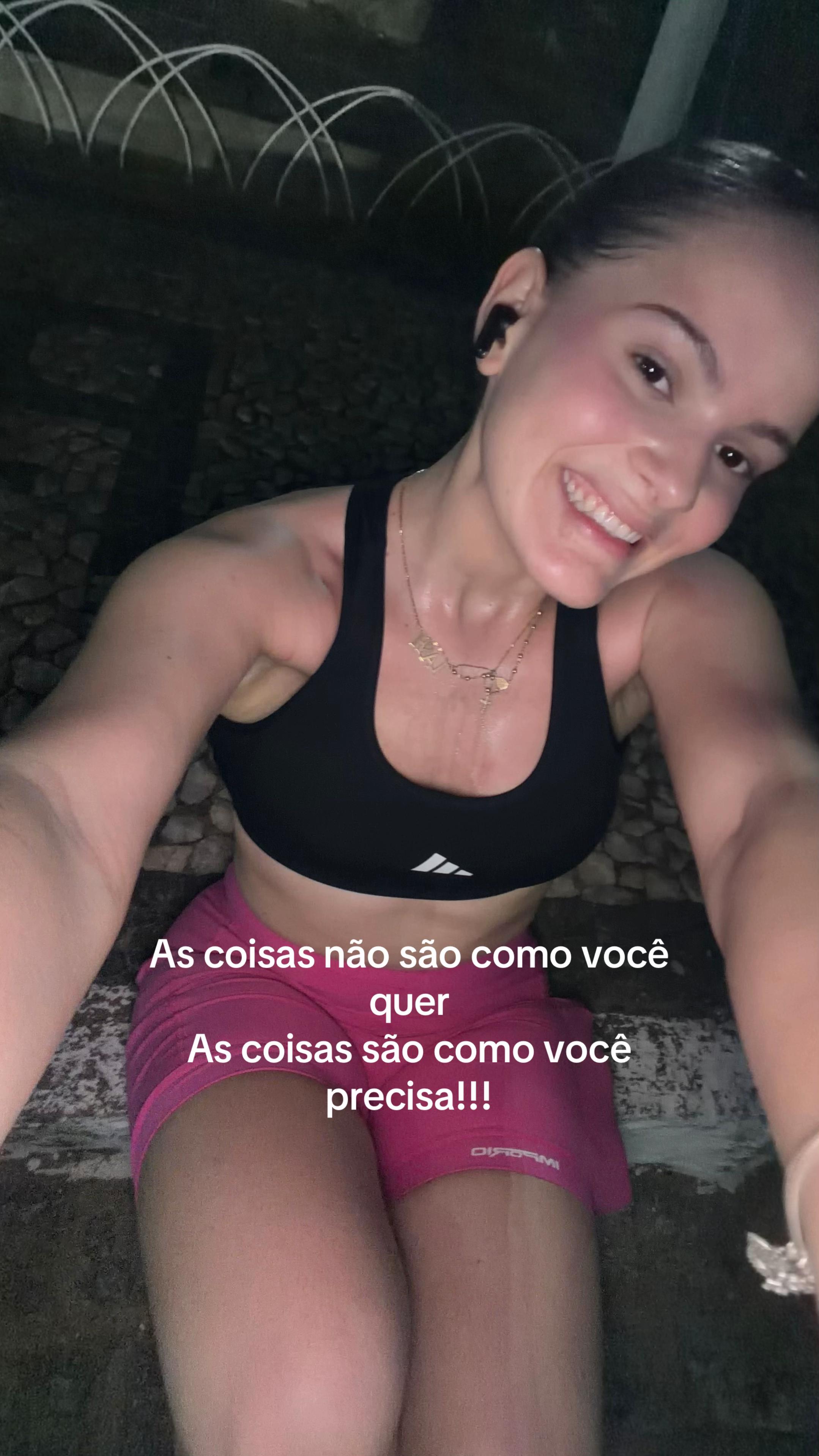@clararezende__