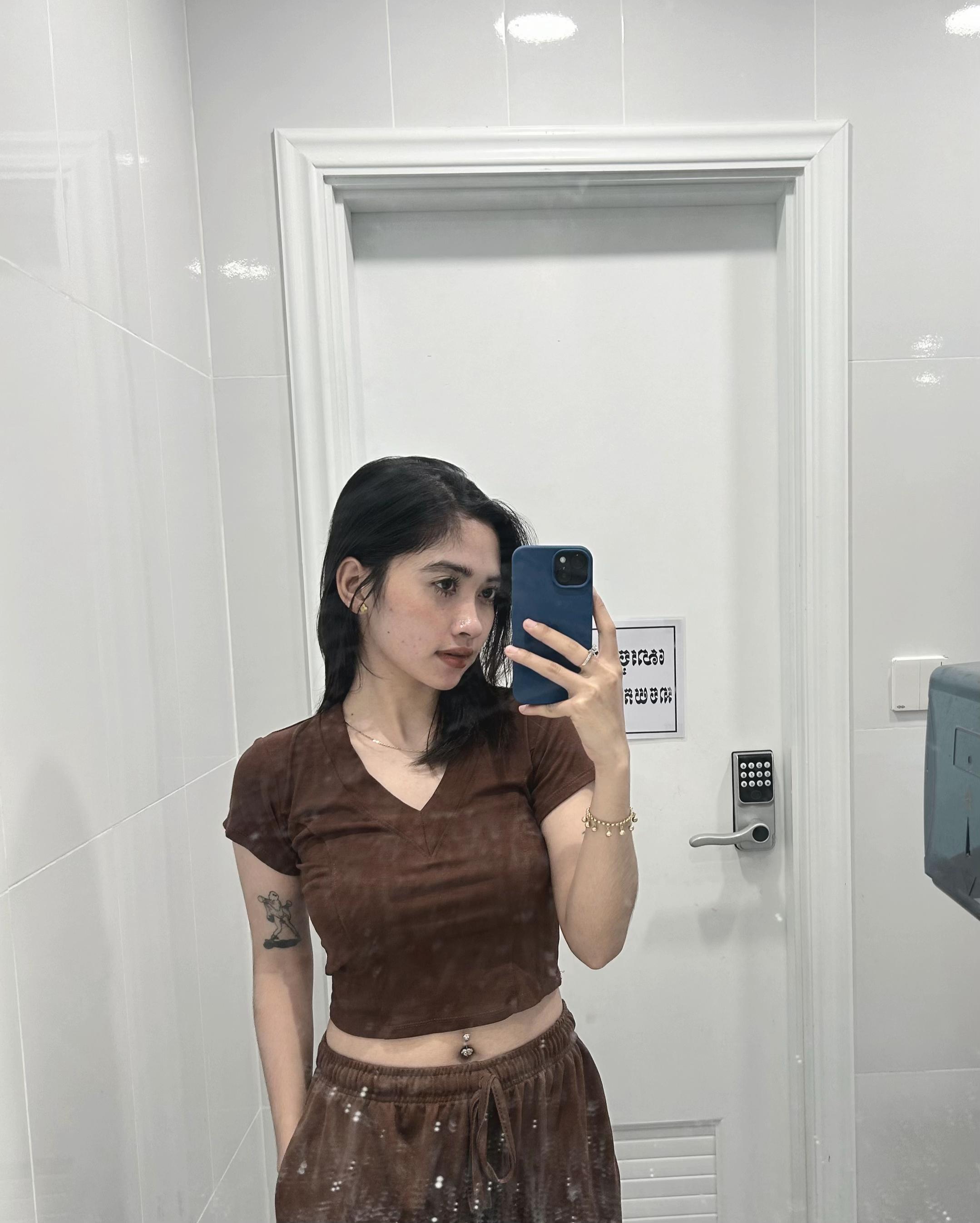 @Ployy