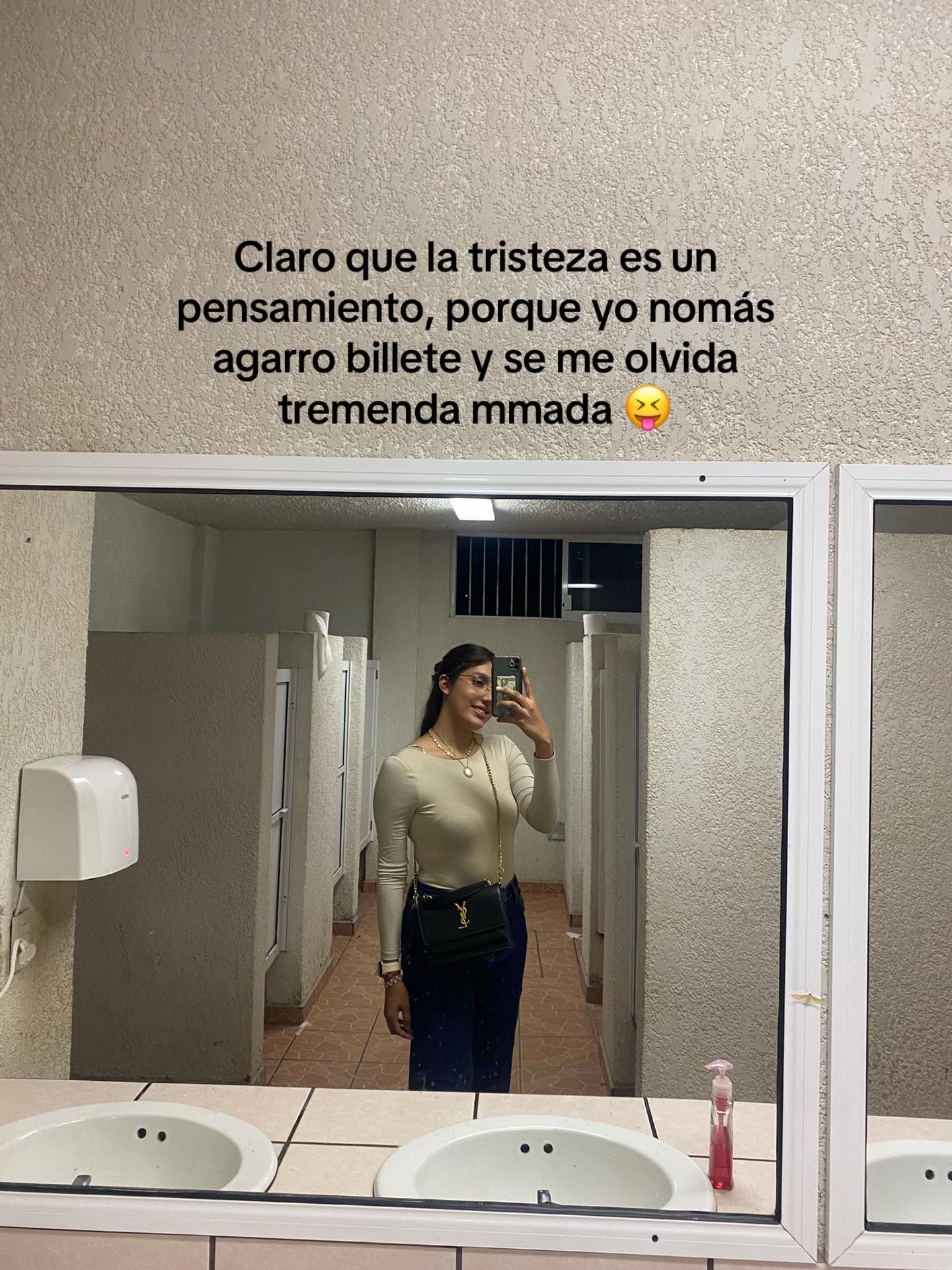 @E S T E F A N I A 🦒