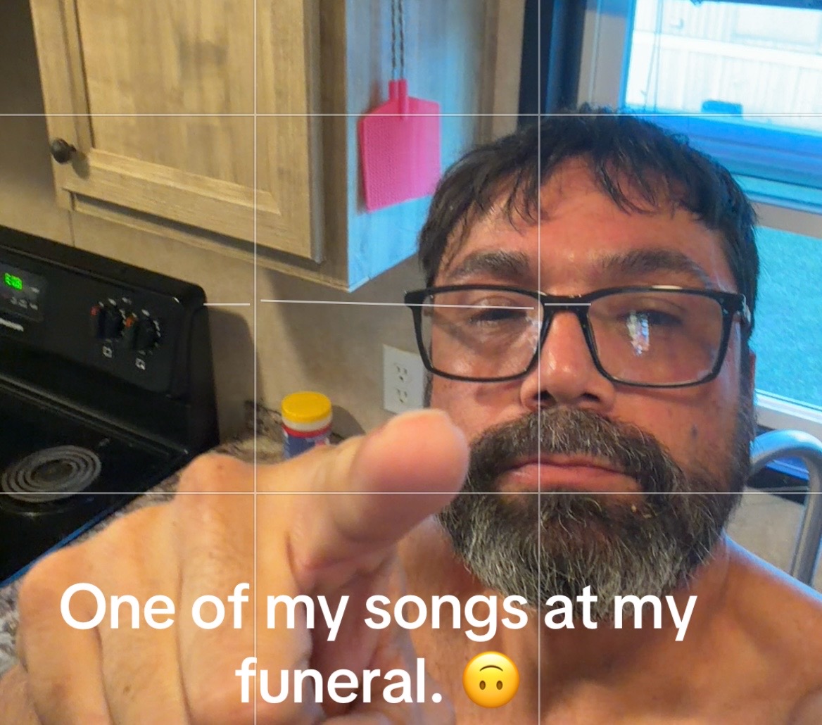 @Louloudia