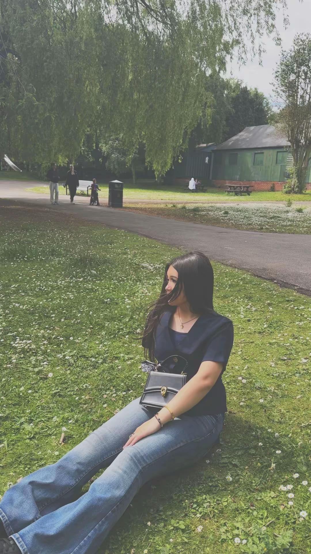 @𝒜𝒻𝓈𝒶𝓃𝒶🌺