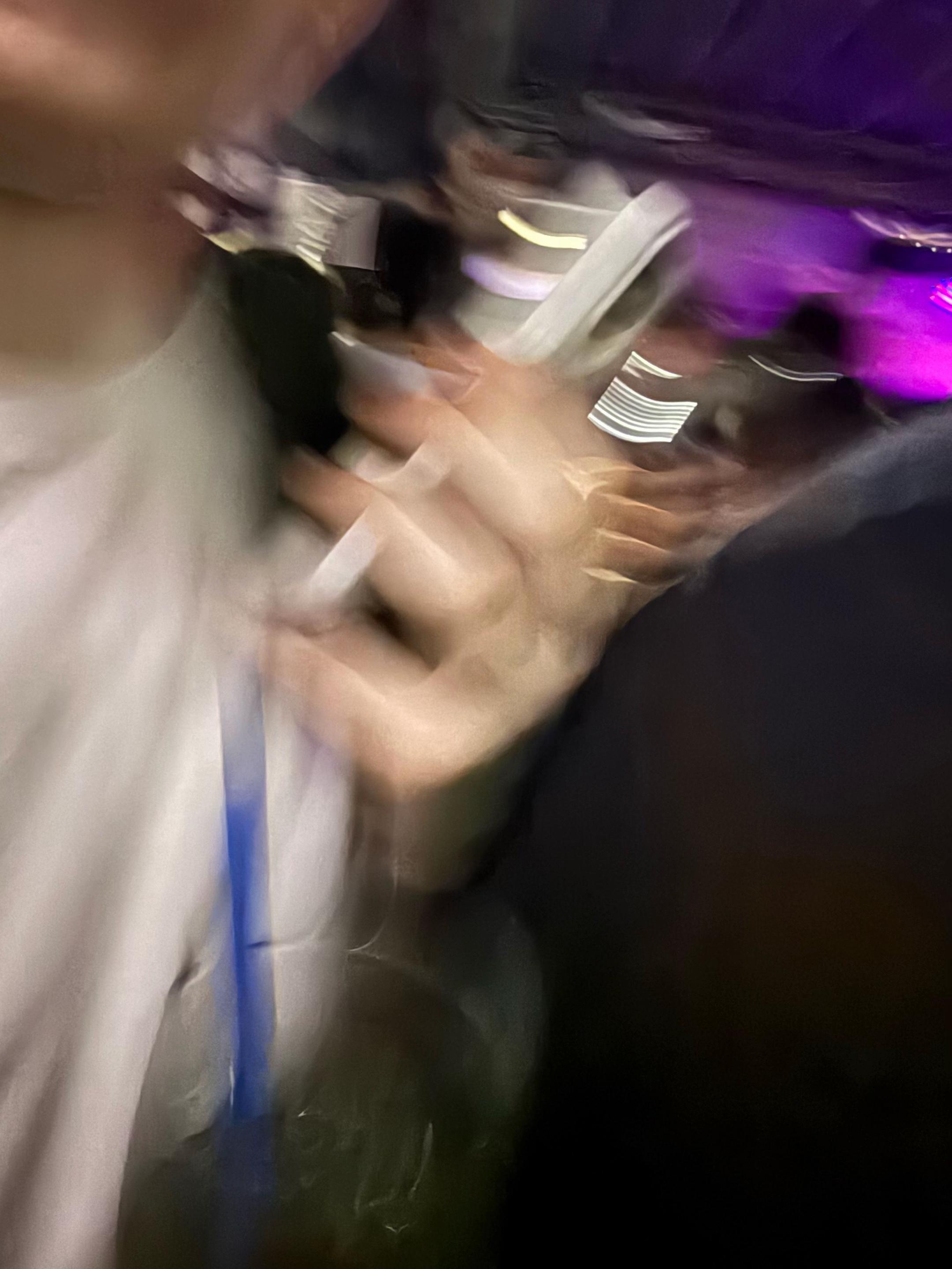 @🫨