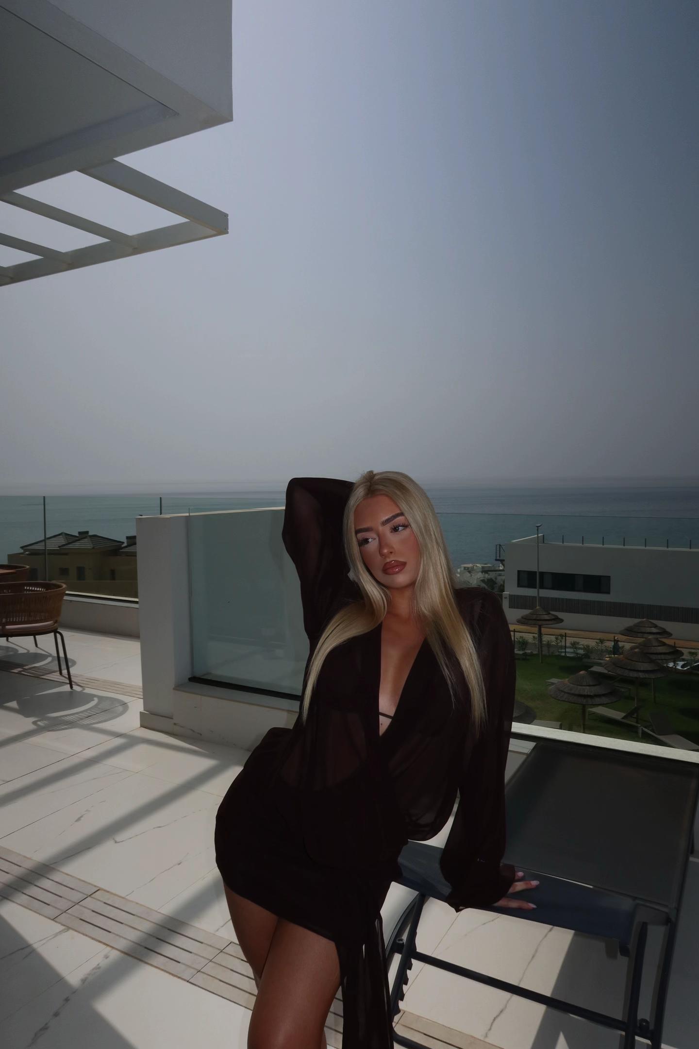 @Carolmtnz_
