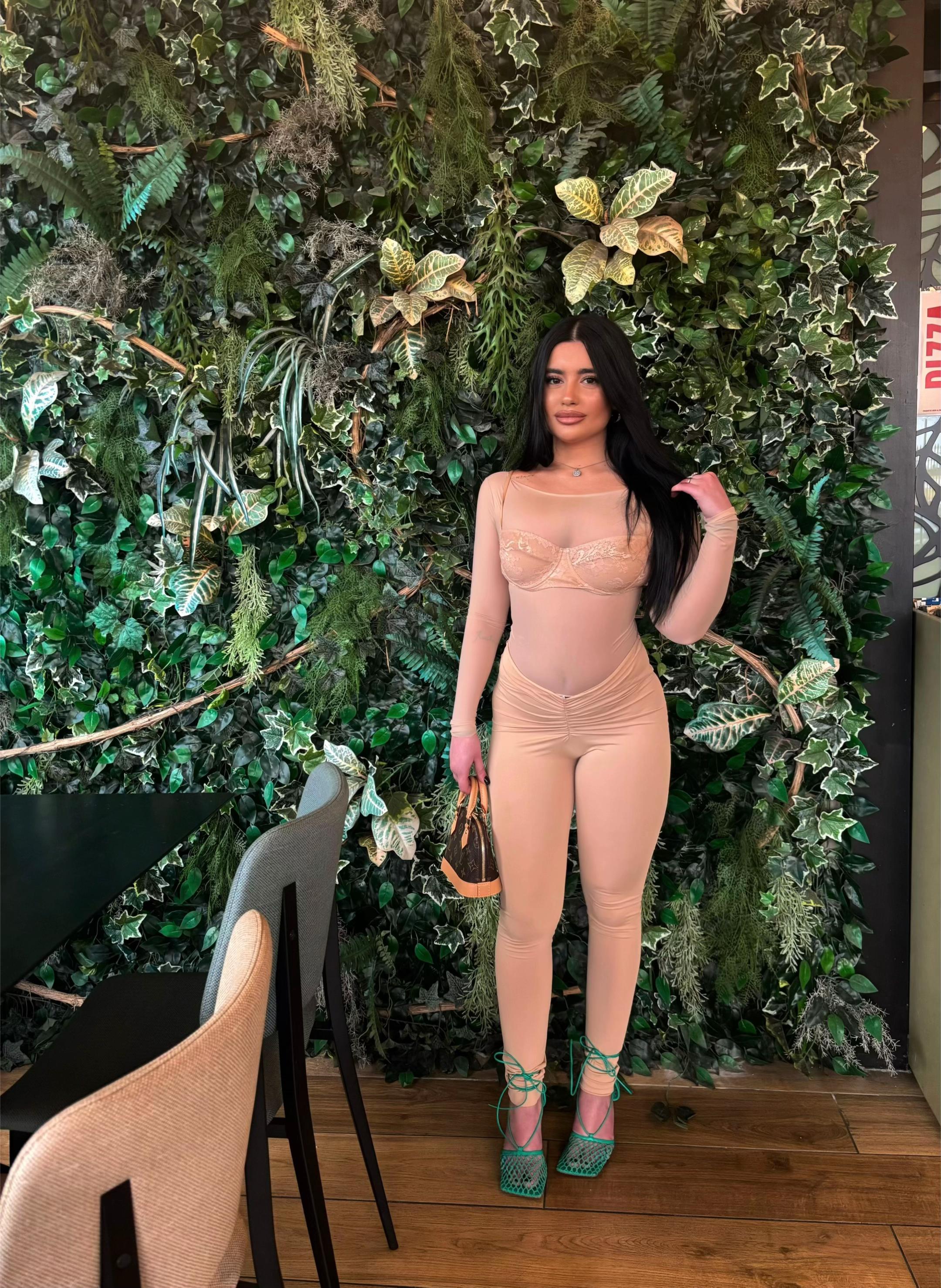 @simonagrivano