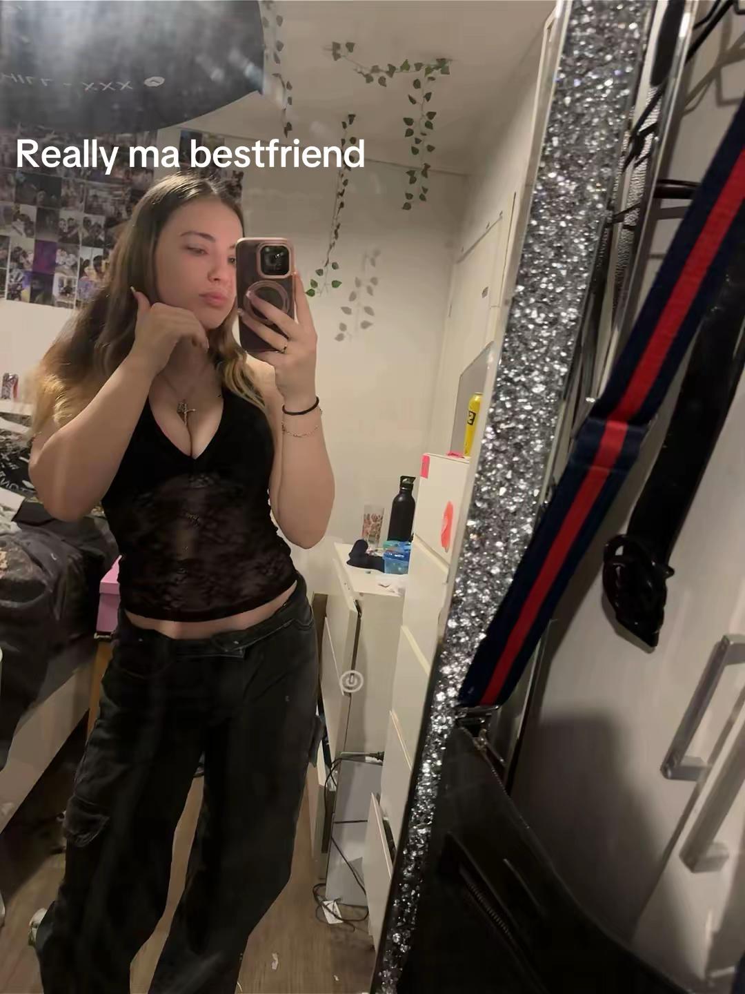@🎭