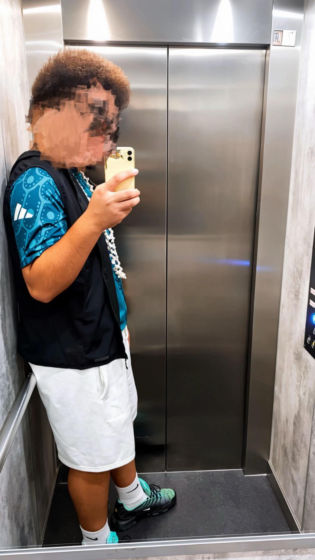 @𝒍&rsquo;𝒂𝒏𝒂𝒏𝒂𝒔 🍍
