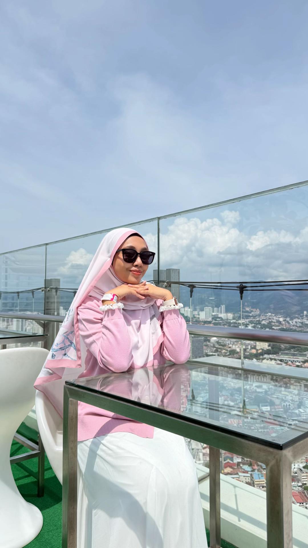 @izz 🕊️